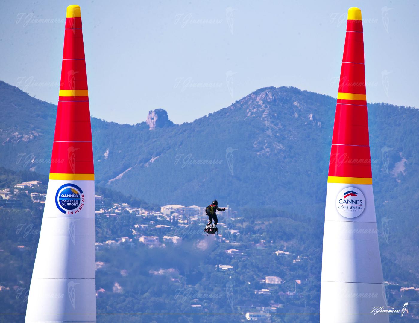Skate pour tutoyer les étoiles - Flying Board de Zapata